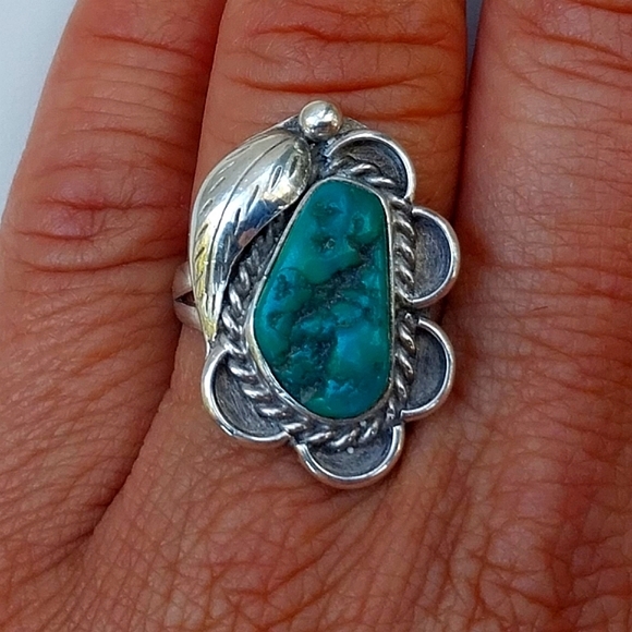 Vintage Navajo Old Pawn Sterling Silver Ring with Rare Green-Blue Turquoise - Picture 11 of 11
